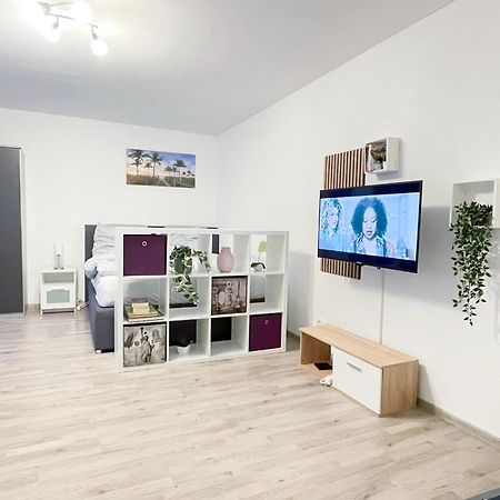 Perfekte 1,5 Wohnung Zentral In Leonberg Gegenueber Einkaufzentrum ภายนอก รูปภาพ