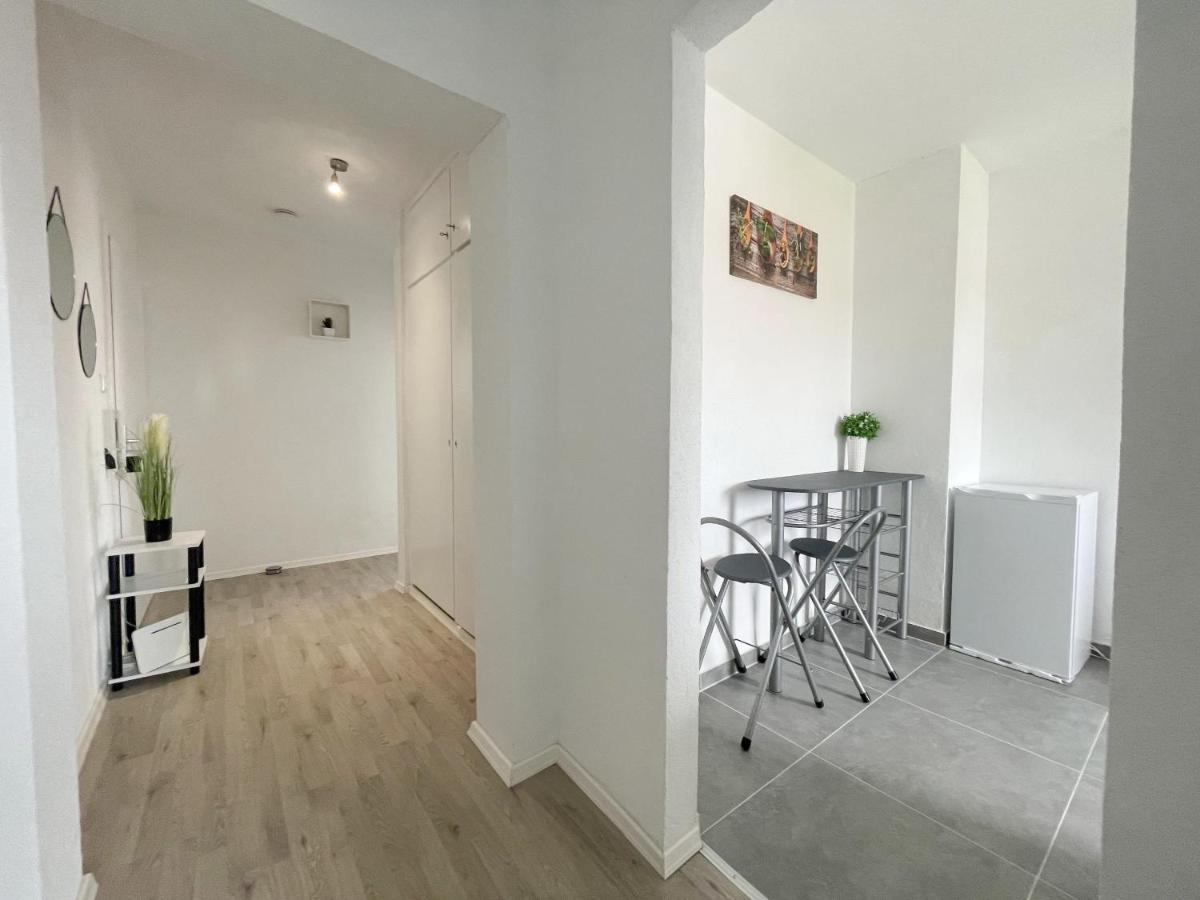 Perfekte 1,5 Wohnung Zentral In Leonberg Gegenueber Einkaufzentrum ภายนอก รูปภาพ