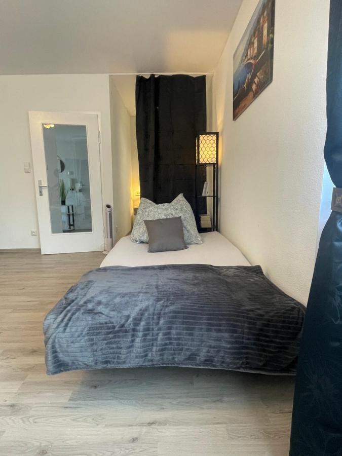 Perfekte 1,5 Wohnung Zentral In Leonberg Gegenueber Einkaufzentrum ภายนอก รูปภาพ