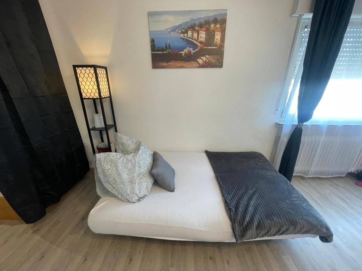 Perfekte 1,5 Wohnung Zentral In Leonberg Gegenueber Einkaufzentrum ภายนอก รูปภาพ